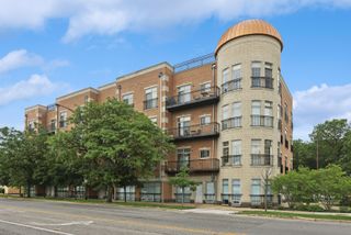 6423 W Touhy Avenue 4C, Chicago, IL 60646