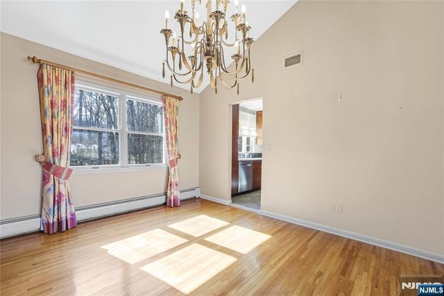 31 Virgil Road, Norwood, NJ 07648