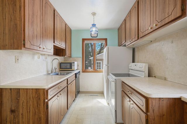 8292 Superior Street, Center Line, MI 48015