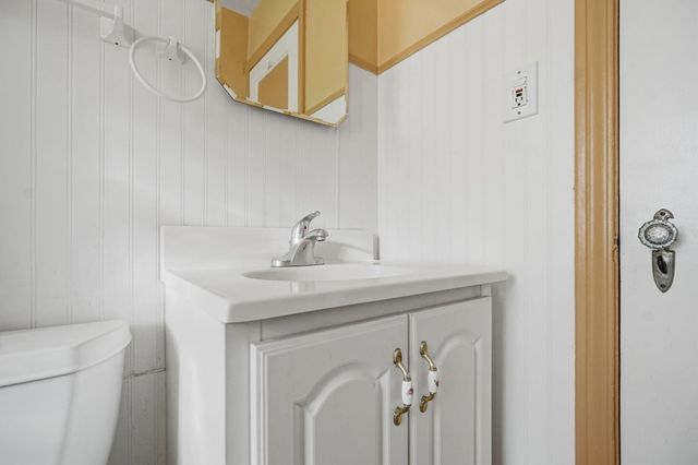 8292 Superior Street, Center Line, MI 48015