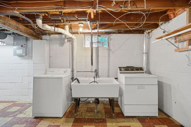 8292 Superior Street, Center Line, MI 48015