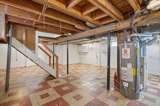 8292 Superior Street, Center Line, MI 48015