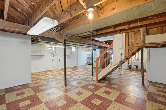 8292 Superior Street, Center Line, MI 48015