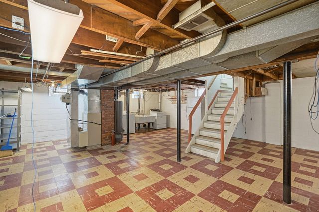 8292 Superior Street, Center Line, MI 48015