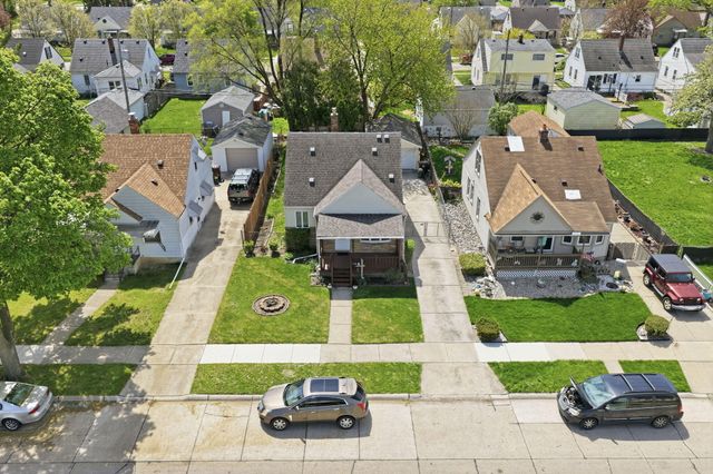 8292 Superior Street, Center Line, MI 48015