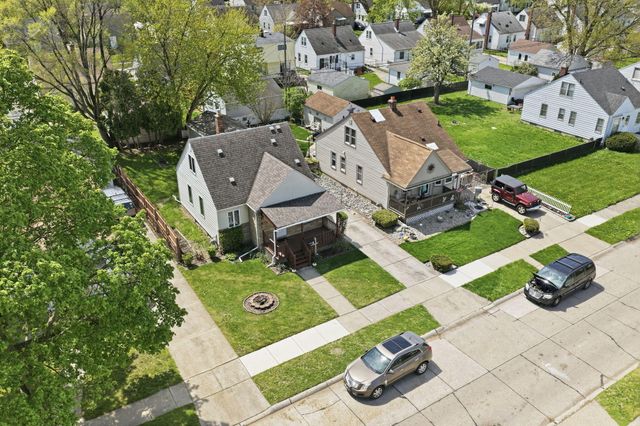 8292 Superior Street, Center Line, MI 48015