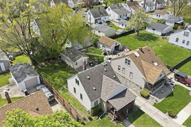 8292 Superior Street, Center Line, MI 48015