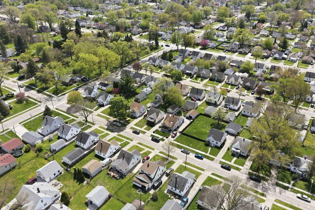 8292 Superior Street, Center Line, MI 48015