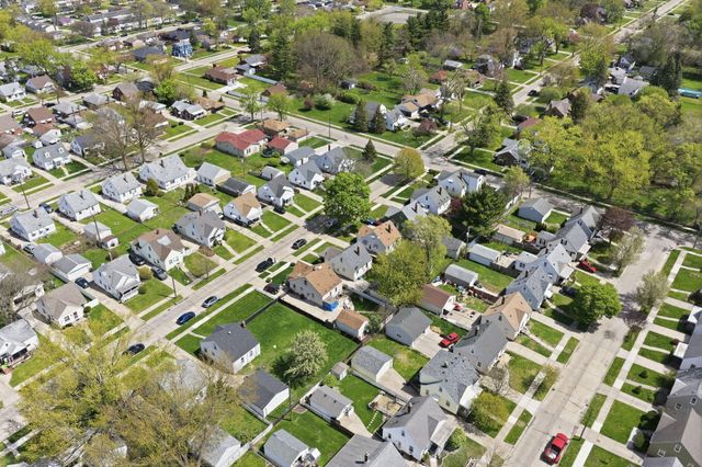 8292 Superior Street, Center Line, MI 48015