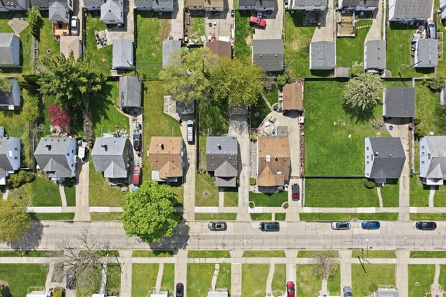 8292 Superior Street, Center Line, MI 48015