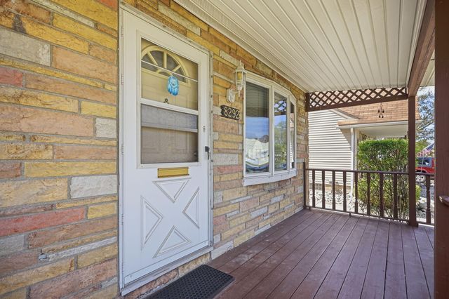 8292 Superior Street, Center Line, MI 48015