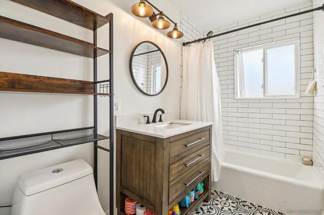 6321 Celia Vista Dr., San Diego, CA 92115