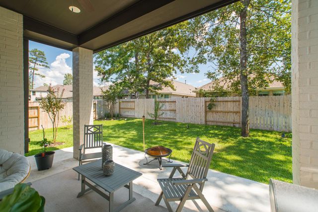 427 Boggy Belt Lane, Conroe, TX 77304