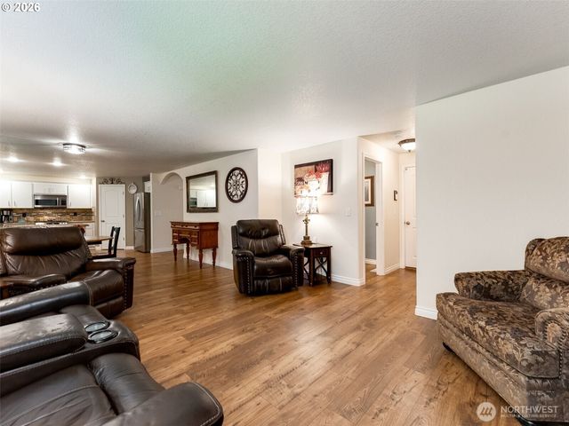 14700 NW 9th Place, Vancouver, WA 98685