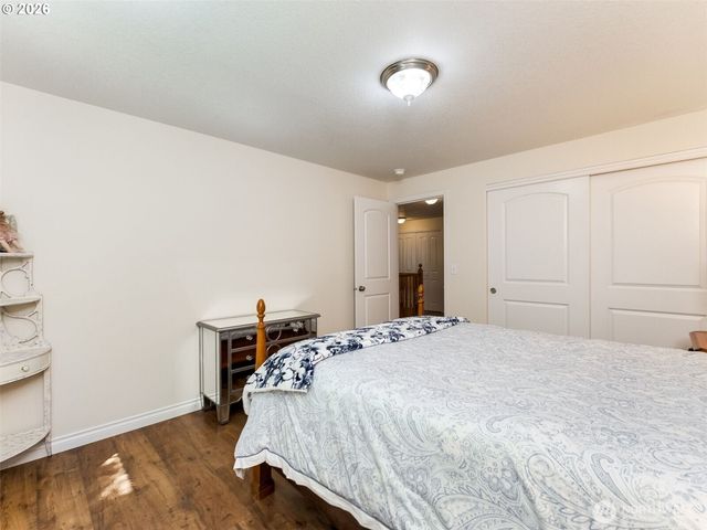 14700 NW 9th Place, Vancouver, WA 98685