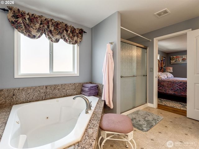14700 NW 9th Place, Vancouver, WA 98685