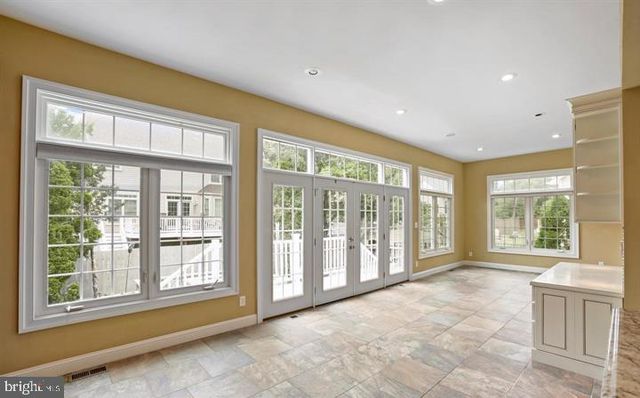 2054 MADRILLON RD, Vienna, VA 22182