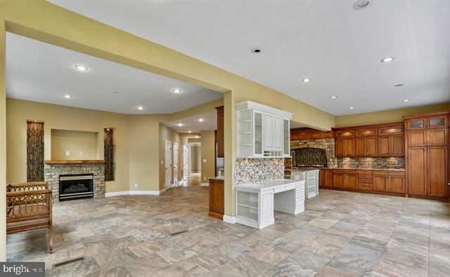 2054 MADRILLON RD, Vienna, VA 22182