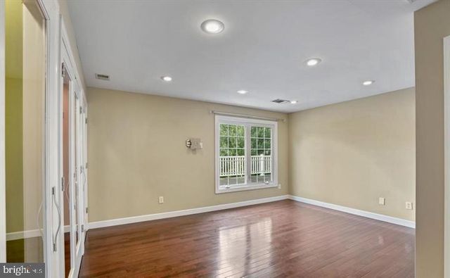 2054 MADRILLON RD, Vienna, VA 22182