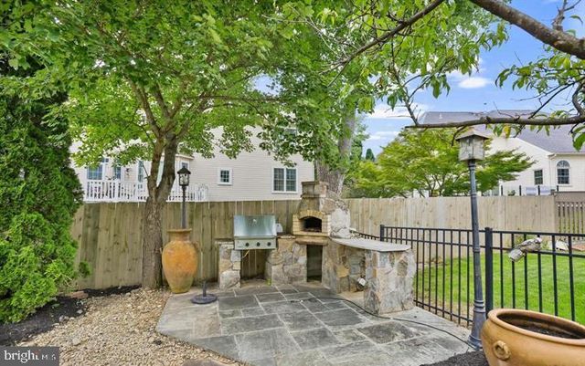 2054 MADRILLON RD, Vienna, VA 22182