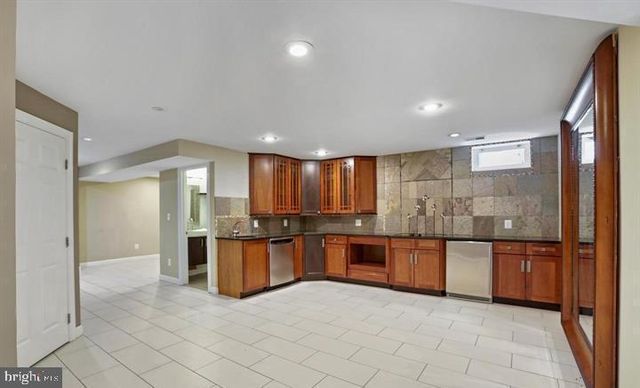 2054 MADRILLON RD, Vienna, VA 22182