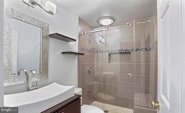 2054 MADRILLON RD, Vienna, VA 22182