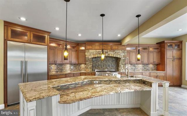 2054 MADRILLON RD, Vienna, VA 22182