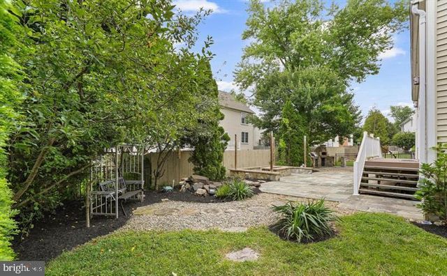 2054 MADRILLON RD, Vienna, VA 22182