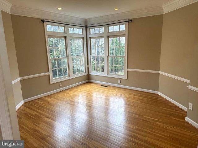 2054 MADRILLON RD, Vienna, VA 22182