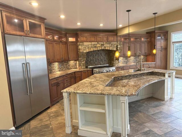 2054 MADRILLON RD, Vienna, VA 22182