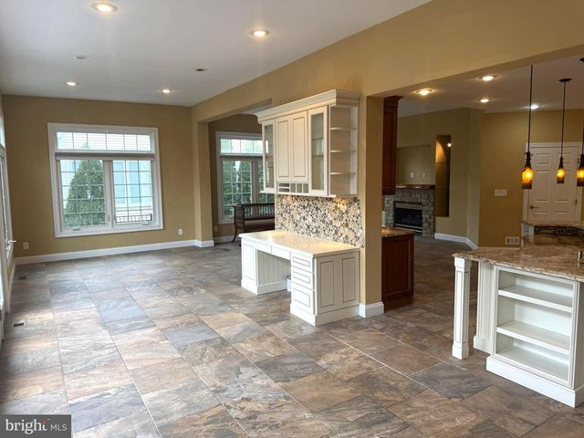 2054 MADRILLON RD, Vienna, VA 22182