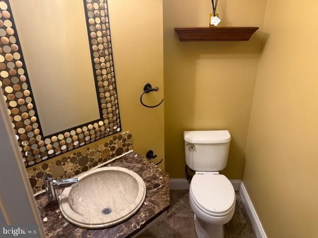 2054 MADRILLON RD, Vienna, VA 22182