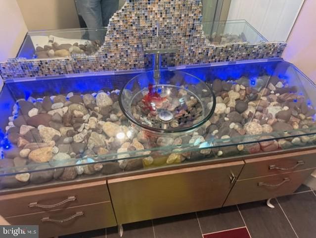 2054 MADRILLON RD, Vienna, VA 22182