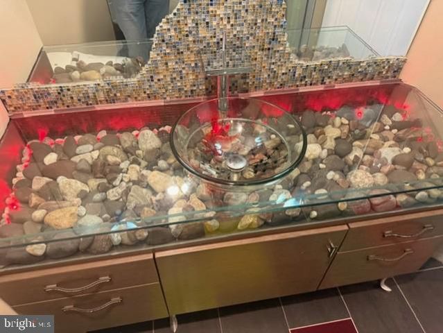 2054 MADRILLON RD, Vienna, VA 22182