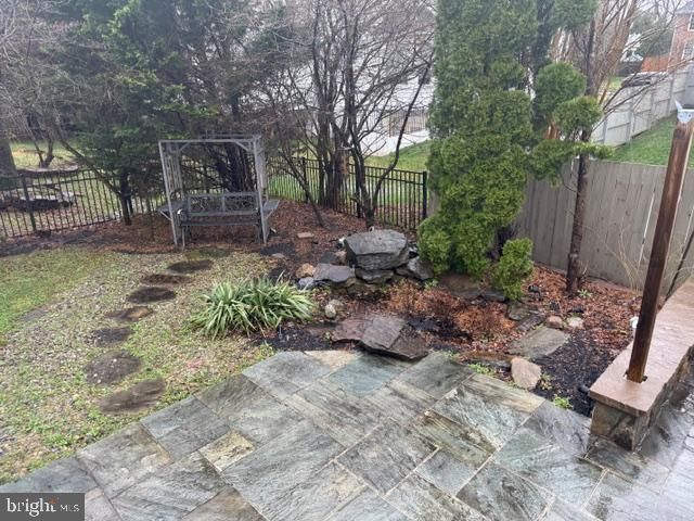 2054 MADRILLON RD, Vienna, VA 22182