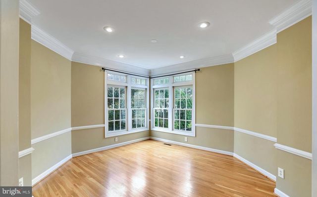 2054 MADRILLON RD, Vienna, VA 22182