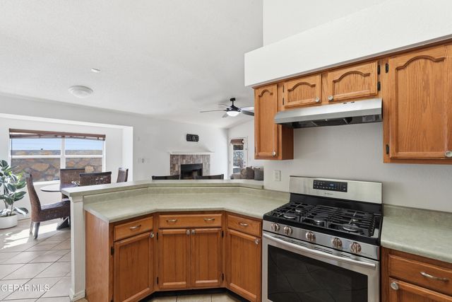 636 WIND RIVER Avenue, El Paso, TX 79932
