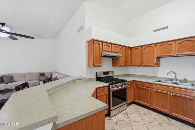 636 WIND RIVER Avenue, El Paso, TX 79932