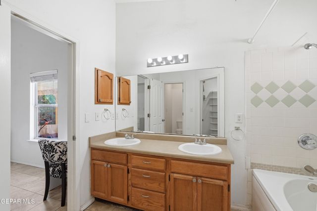 636 WIND RIVER Avenue, El Paso, TX 79932