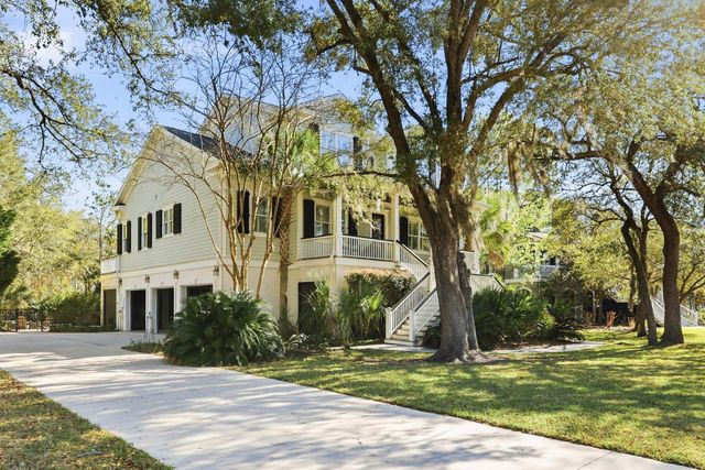 2216 Beckenham Drive, Mount Pleasant, SC 29466