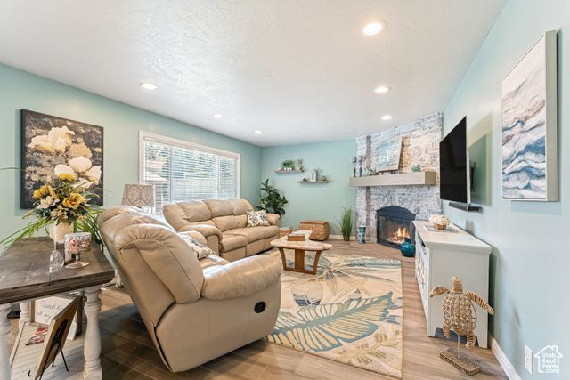 2223 W WILLIAMSBURG CIR, West Jordan, UT 84088