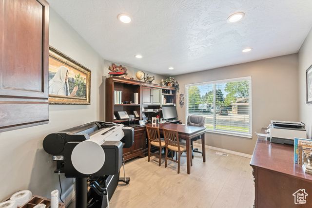 2223 W WILLIAMSBURG CIR, West Jordan, UT 84088