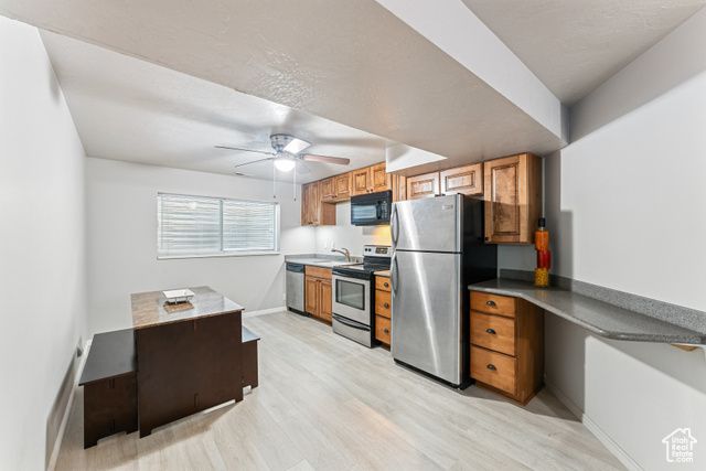 2223 W WILLIAMSBURG CIR, West Jordan, UT 84088