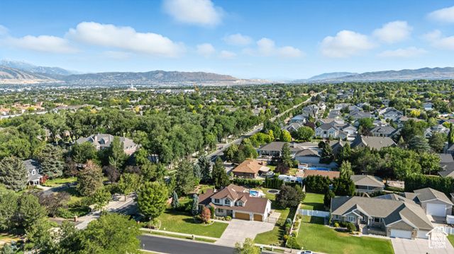 2223 W WILLIAMSBURG CIR, West Jordan, UT 84088