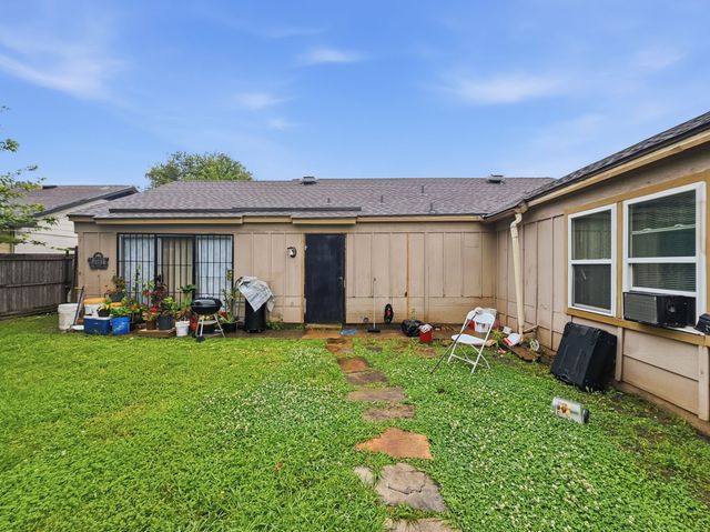 10315 Oak Gate Lane, Dallas, TX 75217