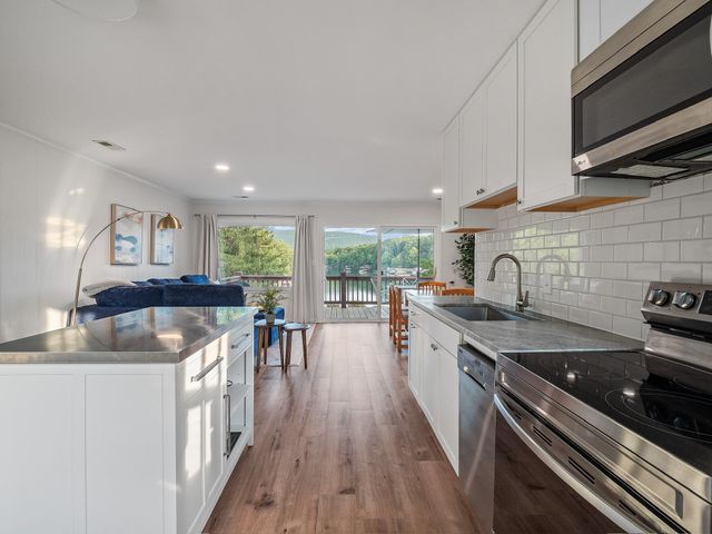 1182 Lauras LN, Huddleston, VA 24104