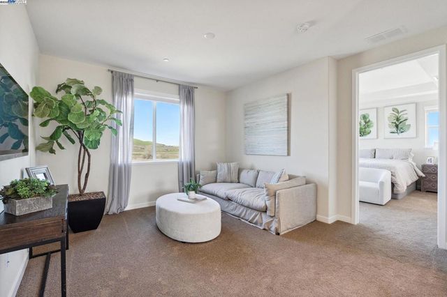 1488 Monument Ln, Fairfield, CA 94533