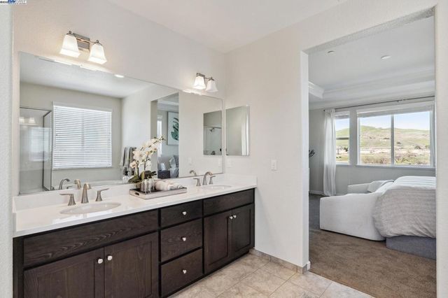 1488 Monument Ln, Fairfield, CA 94533