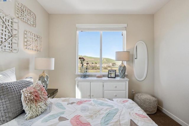 1488 Monument Ln, Fairfield, CA 94533