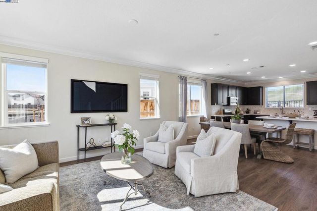 1488 Monument Ln, Fairfield, CA 94533